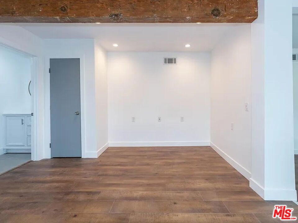 858 Oneonta Dr