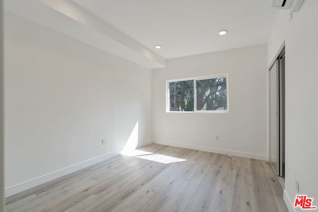 1025 Pleasantview Ave Unit: B