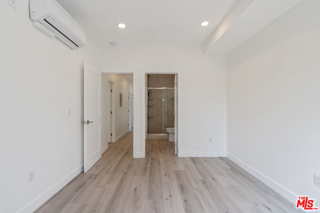1025 Pleasantview Ave Unit: B