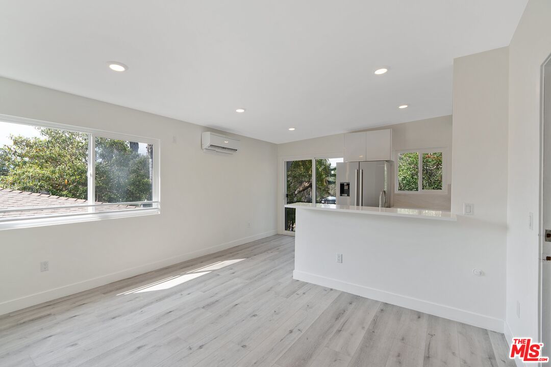 1025 Pleasantview Ave Unit: B