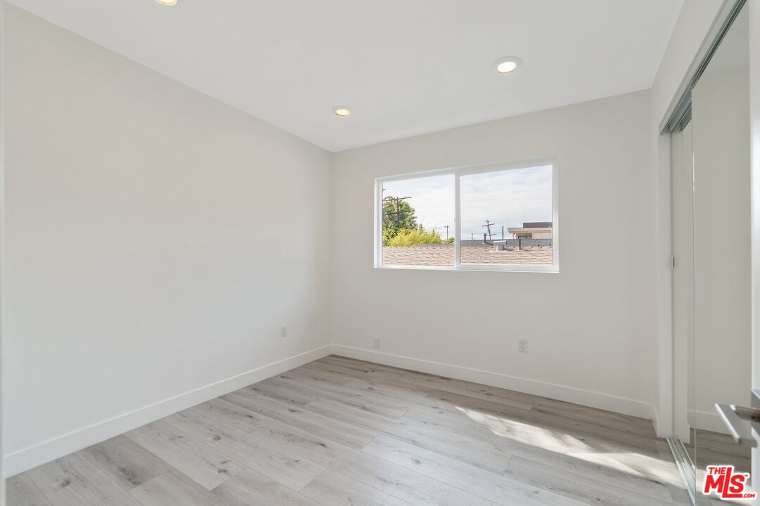 1025 Pleasantview Ave Unit: B