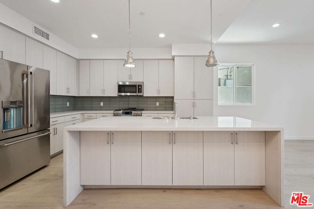 1746 Garfield Pl Unit: 101