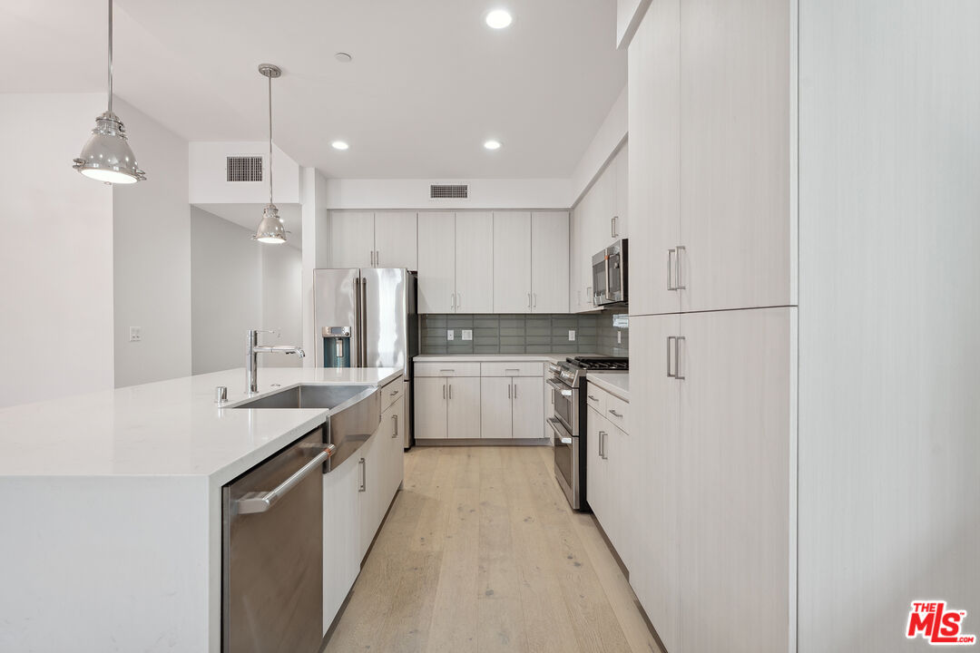 1746 Garfield Pl Unit: 101