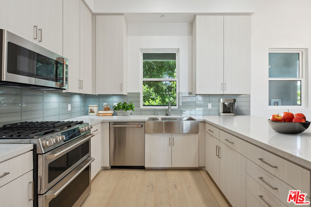 1746 Garfield Pl Unit: 302