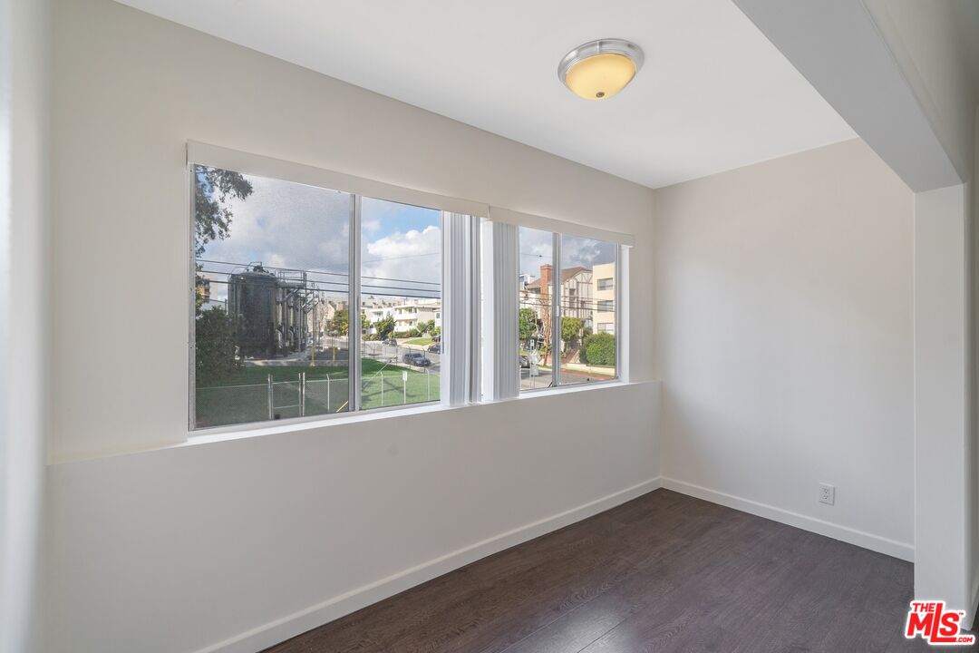 1301 S Saltair Ave Unit: 3