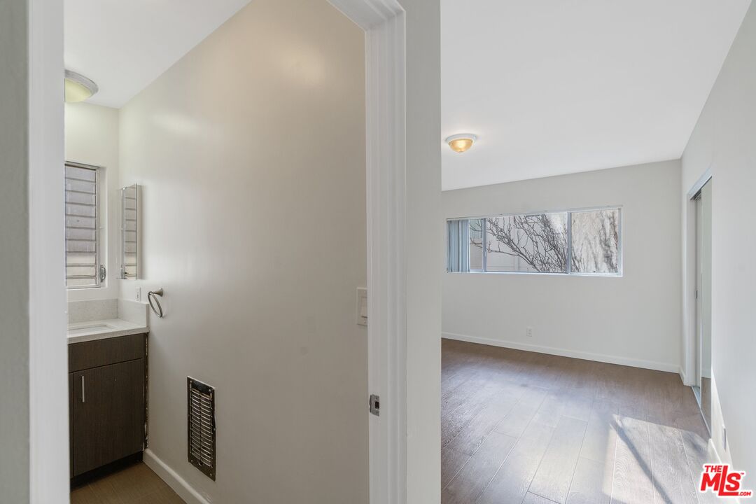 1301 S Saltair Ave Unit: 3