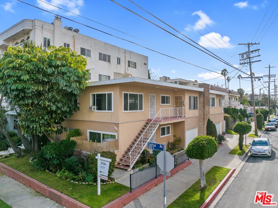 1301 S Saltair Ave Unit: 3