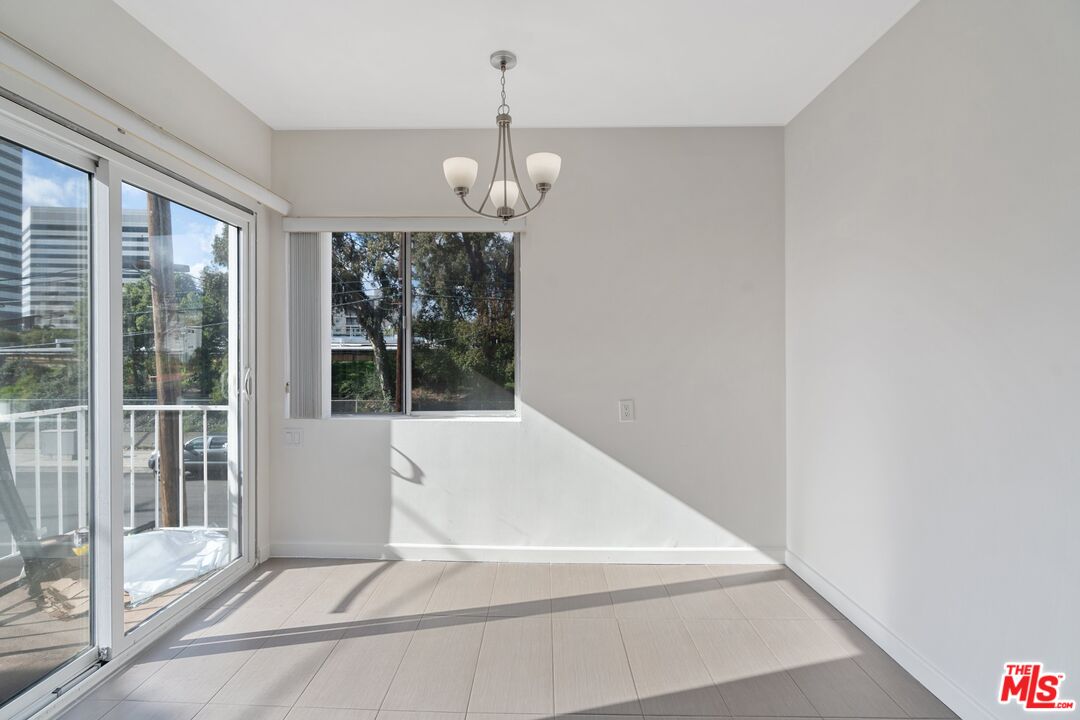 1301 S Saltair Ave Unit: 3