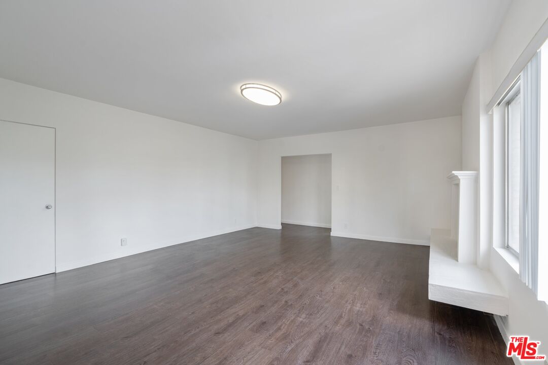 1301 S Saltair Ave Unit: 3
