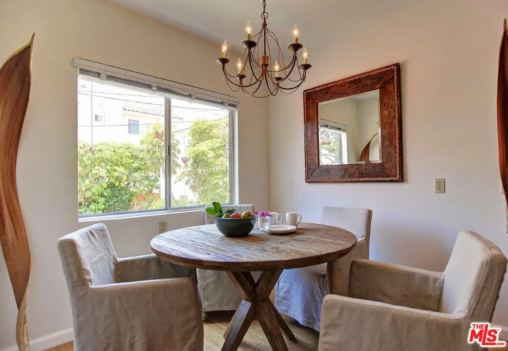 852 17th St Unit: 1