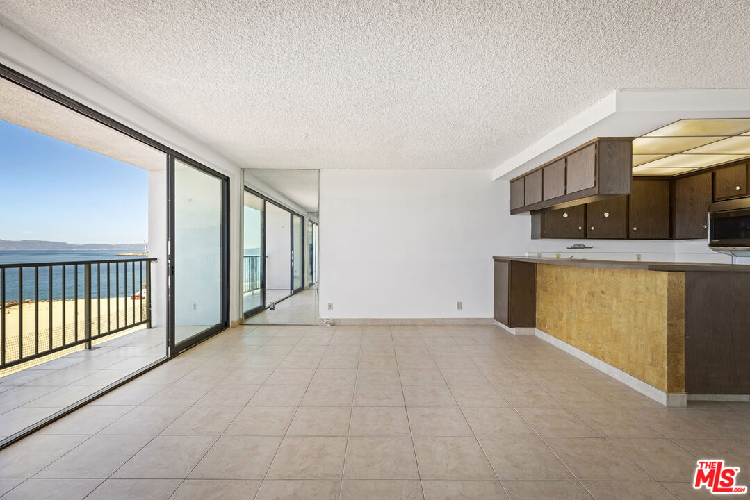 721 Esplanade Unit: 306
