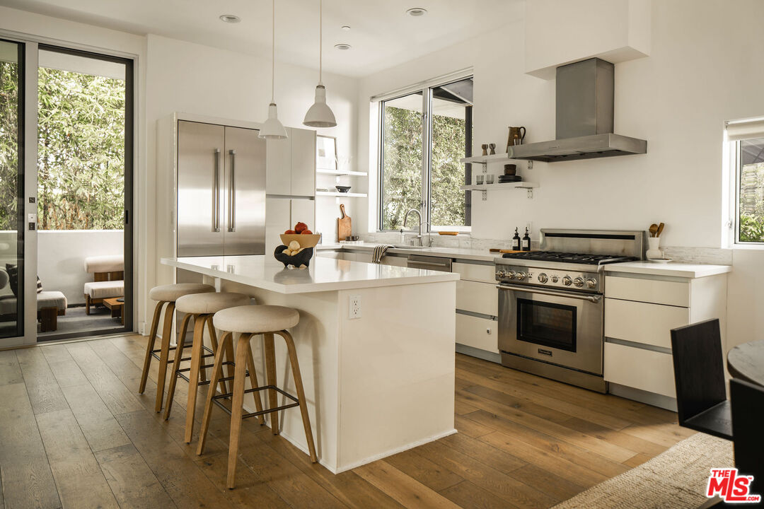 616 N Croft Ave Unit: 6