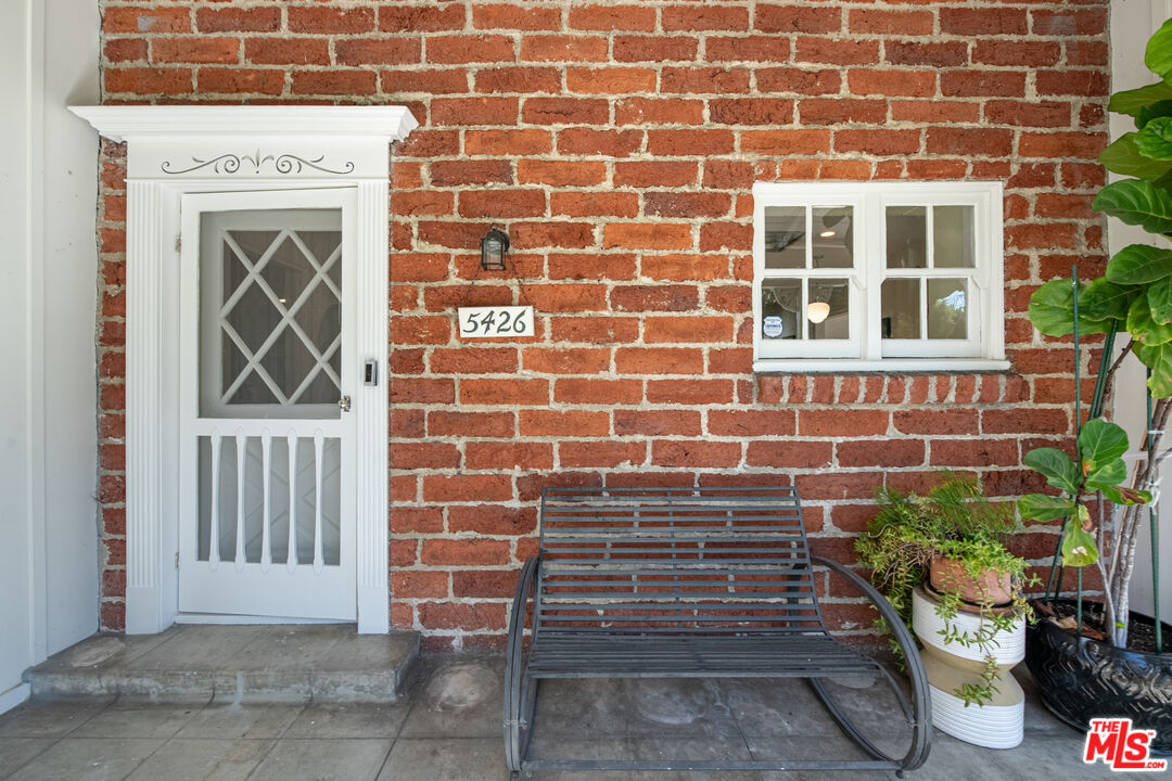 5426 Radford Ave