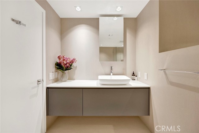 150 Ocean Park Unit: 520