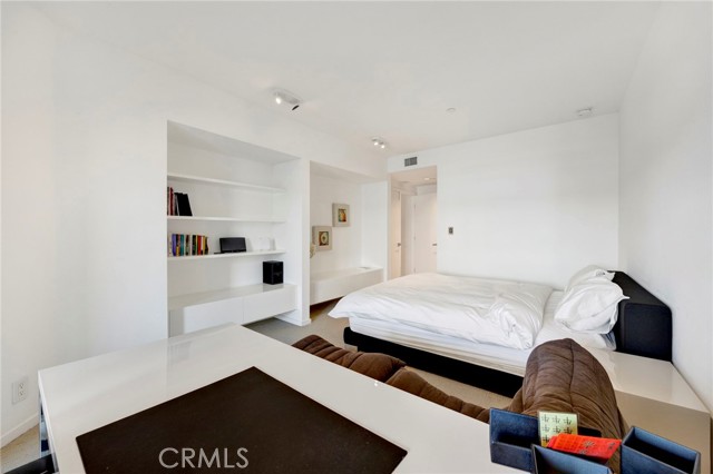 150 Ocean Park Unit: 520