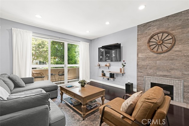 11225 Peach Grove ST Unit: 102