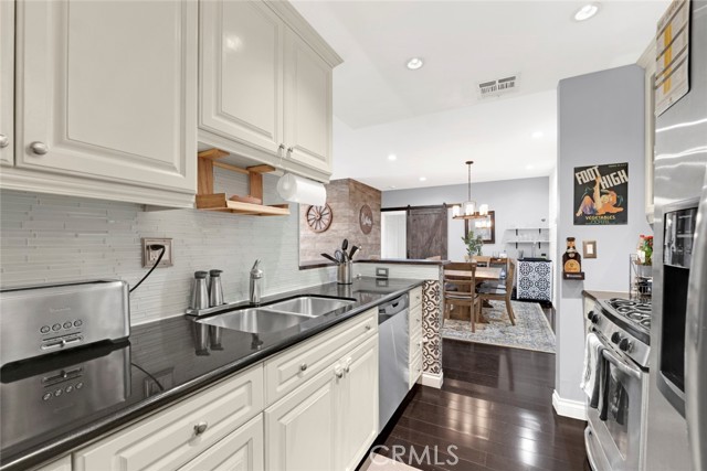 11225 Peach Grove ST Unit: 102