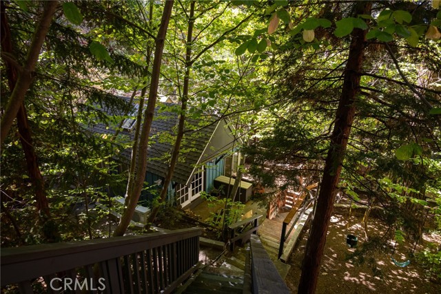 782 Lake DR
