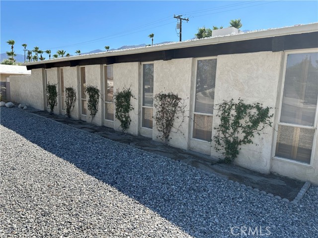 2605 N Kitty Hawk DR