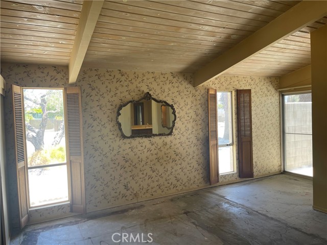 2605 N Kitty Hawk DR