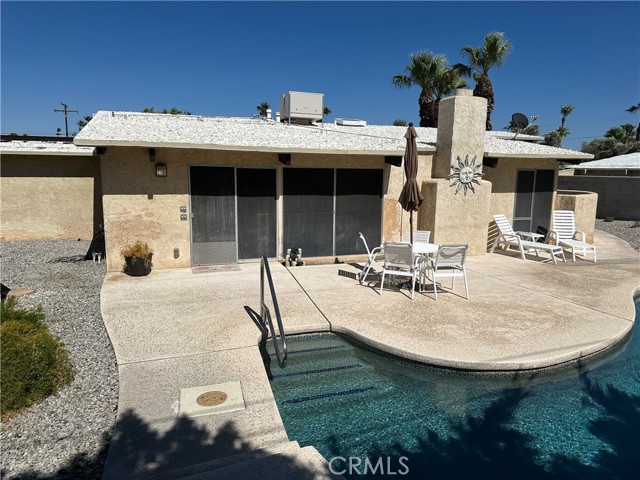 2605 N Kitty Hawk DR