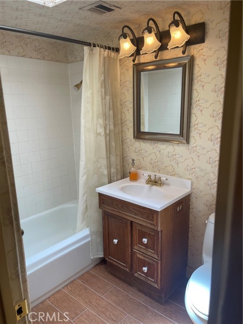 2605 N Kitty Hawk DR