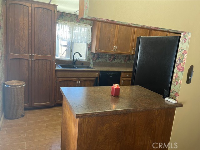 2605 N Kitty Hawk DR