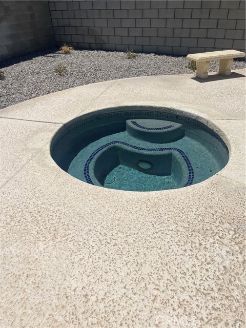 2605 N Kitty Hawk DR