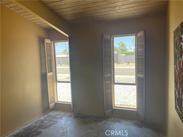 2605 N Kitty Hawk DR