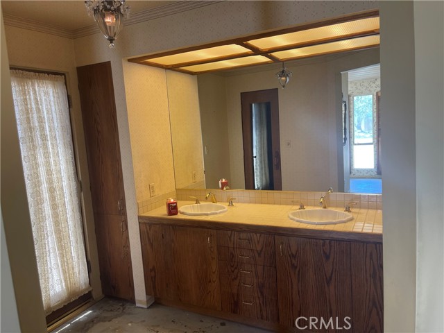 2605 N Kitty Hawk DR