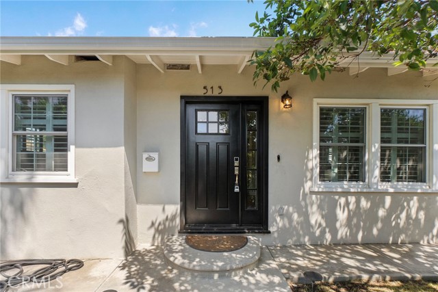 513 W Commonwealth AVE