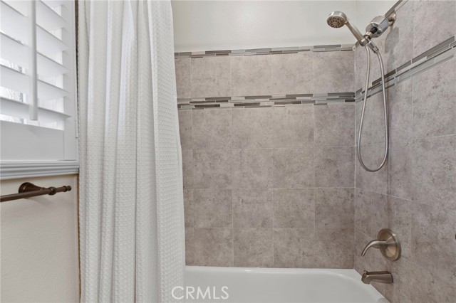 513 W Commonwealth AVE