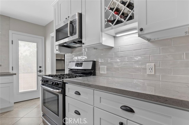 513 W Commonwealth AVE