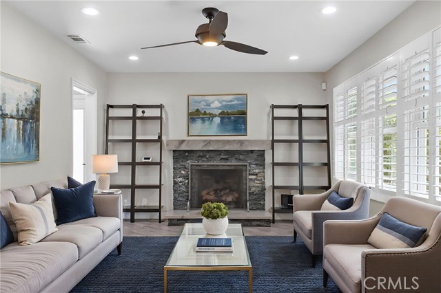 513 W Commonwealth AVE