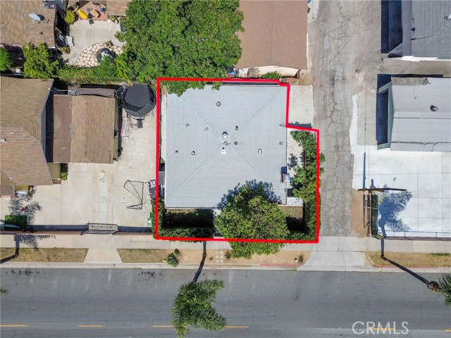 513 W Commonwealth AVE