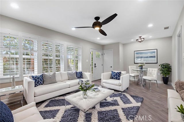 513 W Commonwealth AVE