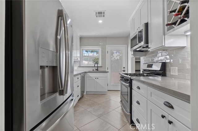 513 W Commonwealth AVE