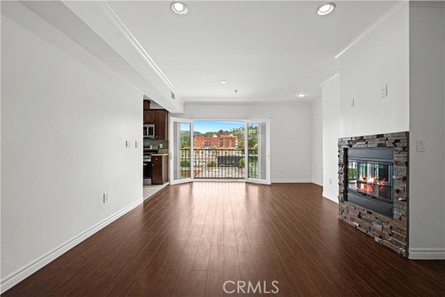 5633 Carlton WAY Unit: 503