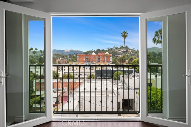 5633 Carlton WAY Unit: 503