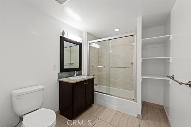 5633 Carlton WAY Unit: 503