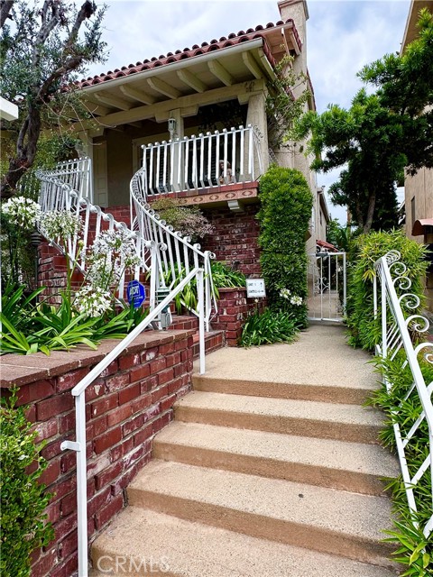 937 19th ST Unit: 5