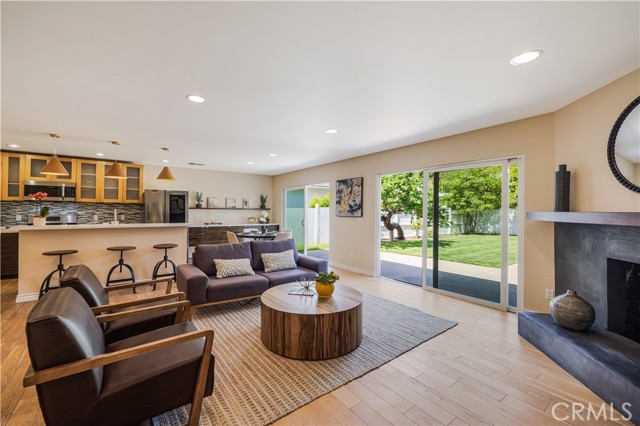 5112 Topanga Canyon BLVD