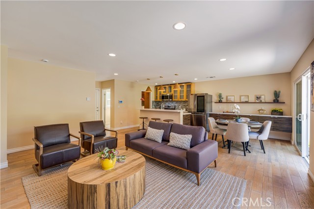 5112 Topanga Canyon BLVD