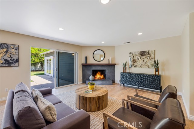 5112 Topanga Canyon BLVD