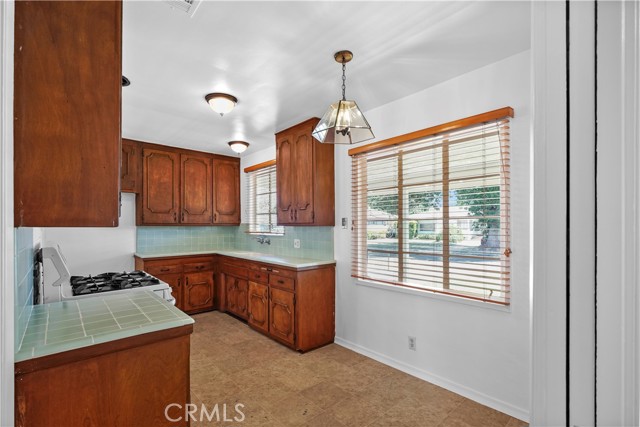7039 Quartz AVE