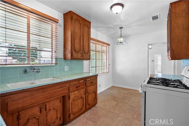 7039 Quartz AVE