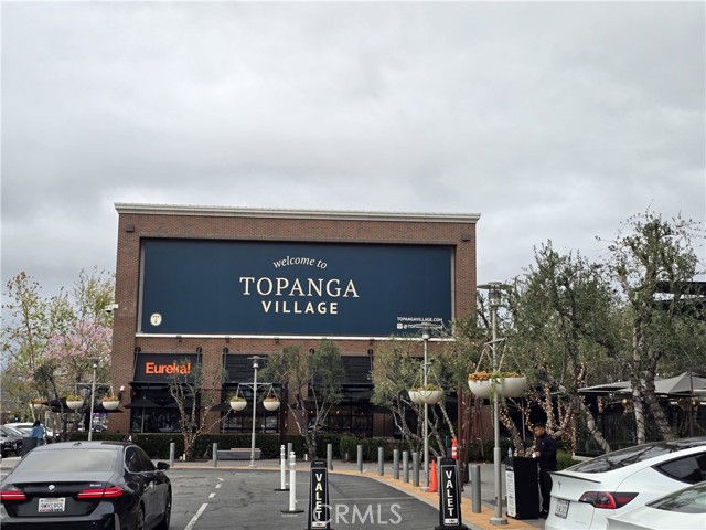 5711 Owensmouth AVE Unit: 125