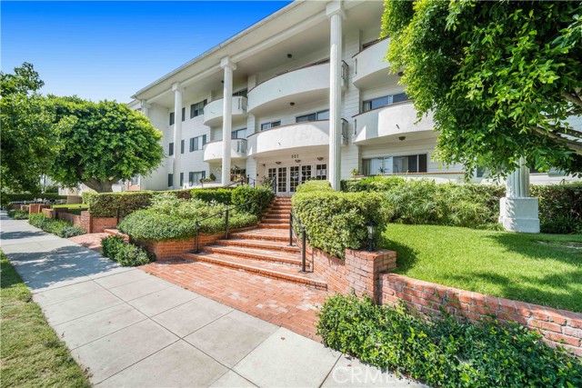 521 Montana AVE Unit: 211