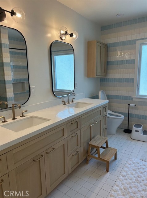 4623 El Camino Corto