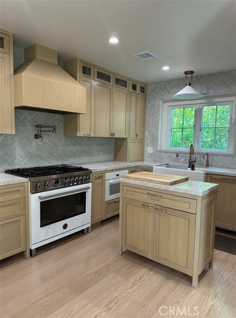 4623 El Camino Corto